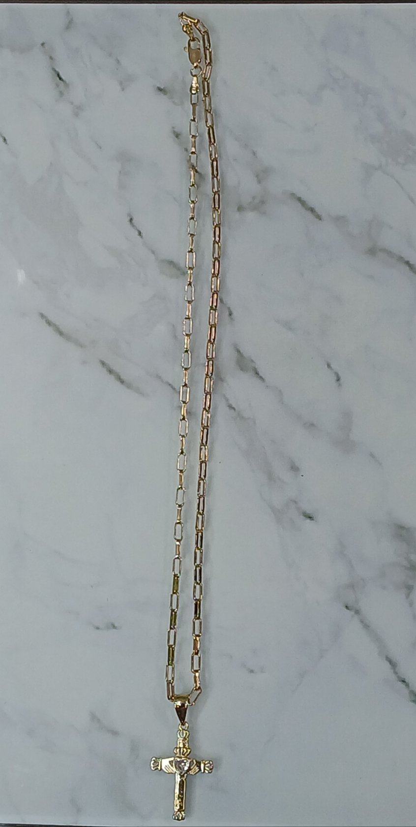 Cadenas en baño de oro laminado.