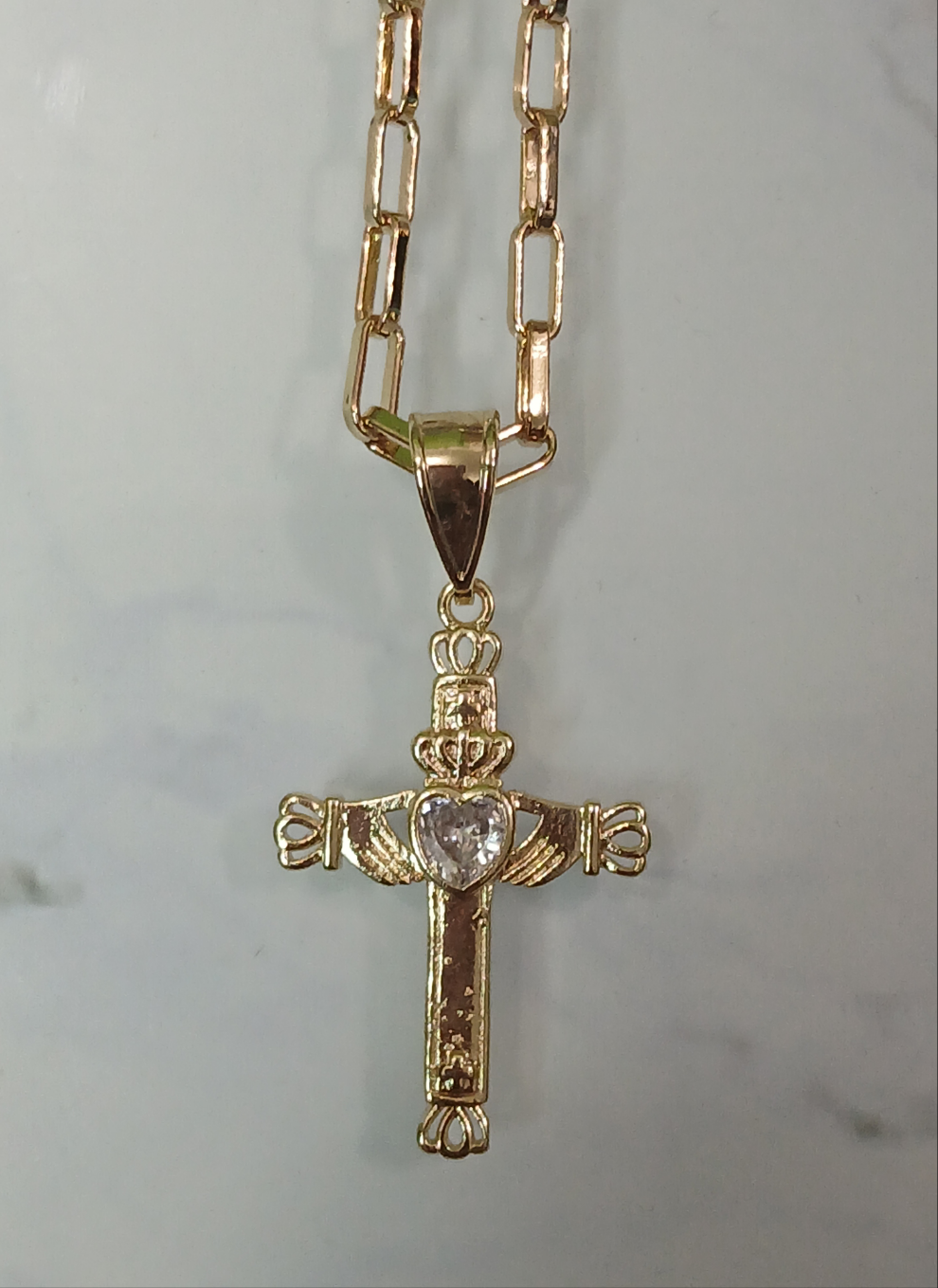 Cadenas en baño de oro laminado.