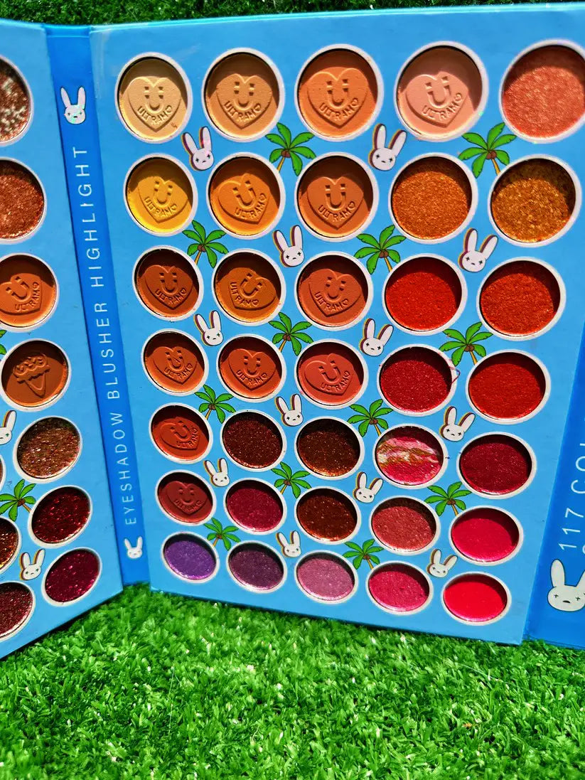 Libro de sombras con 117 colores.