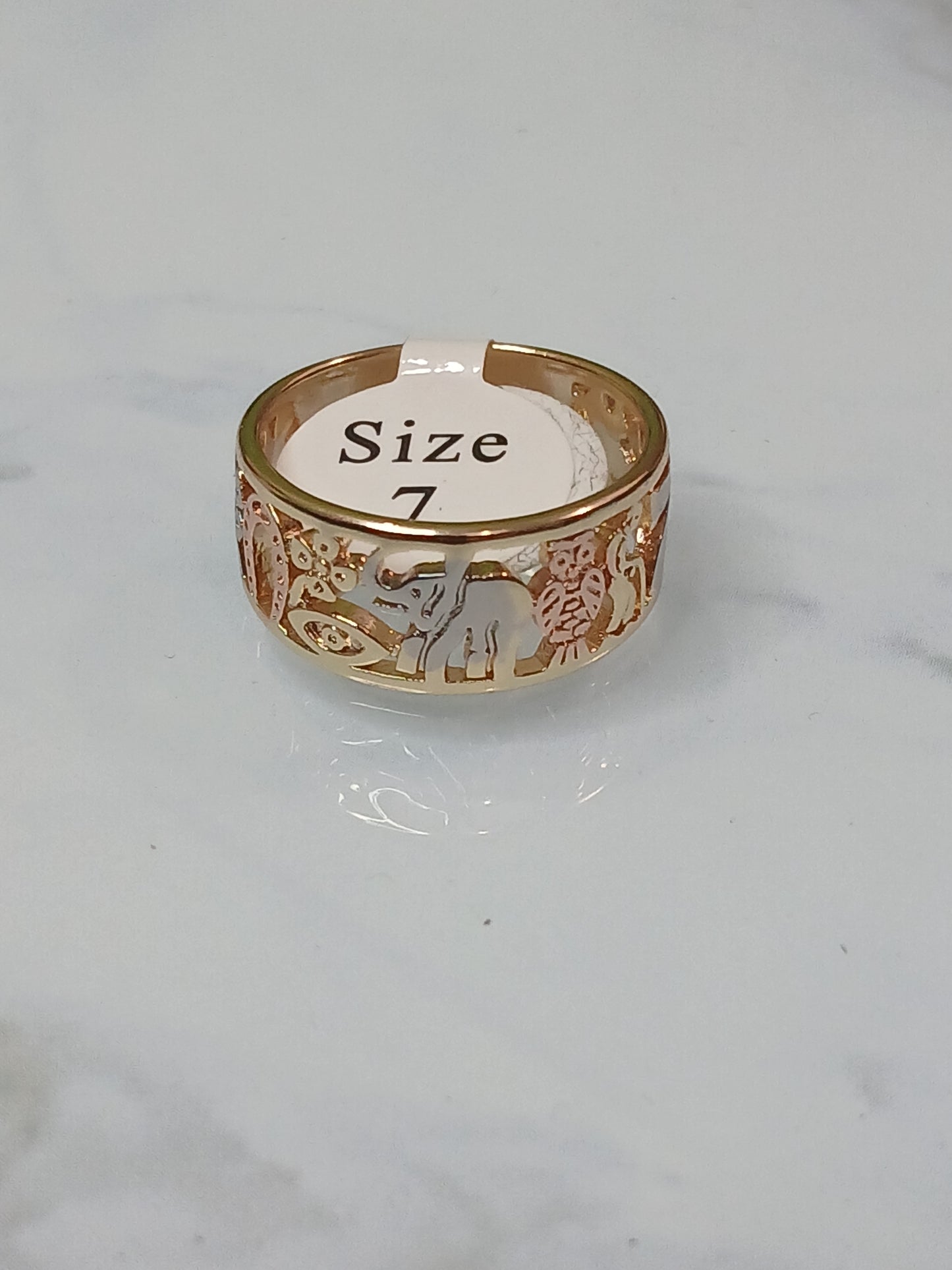 Anillos en baño de oro laminado.