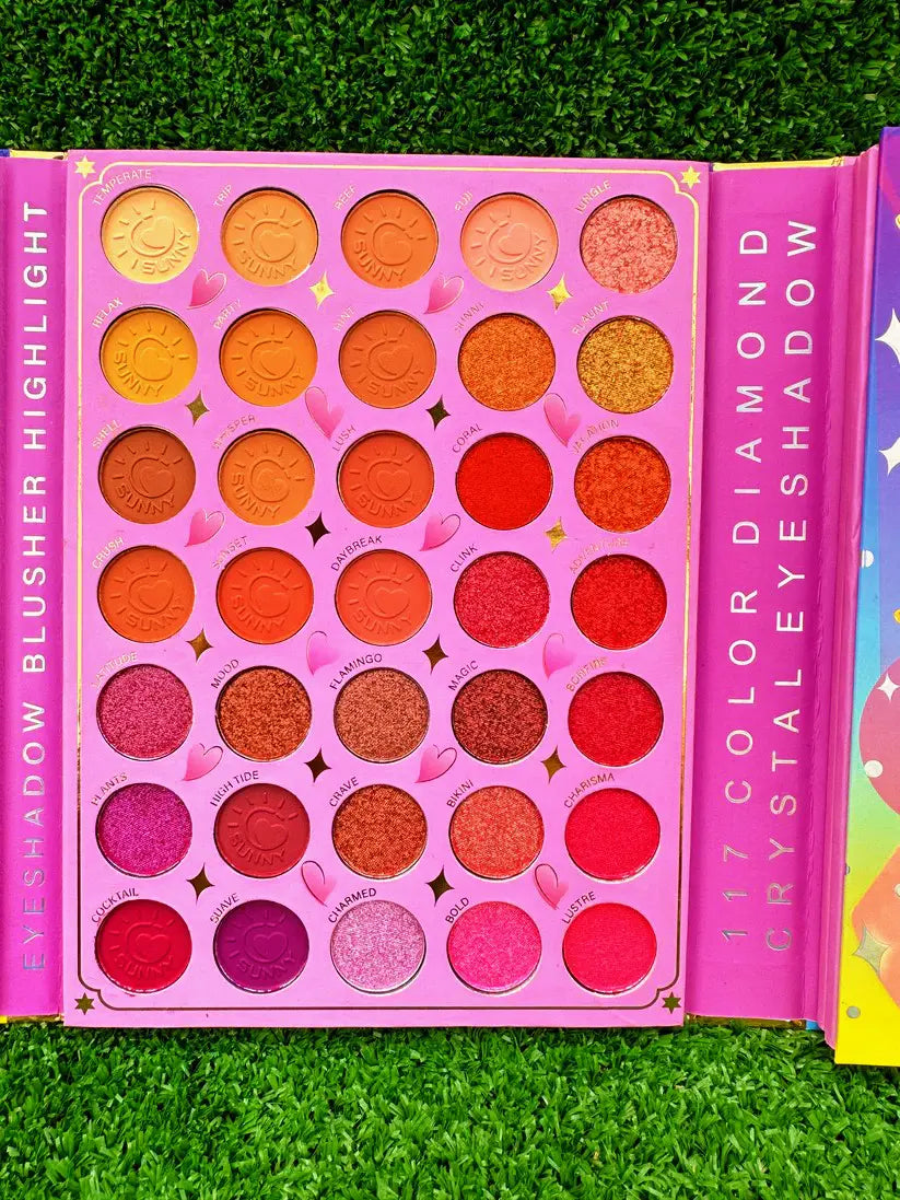 Libro de sombras con 117 colores.